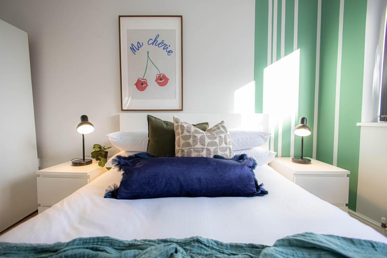 Camden Apartments Next To Market And Tube Station 런던 외부 사진